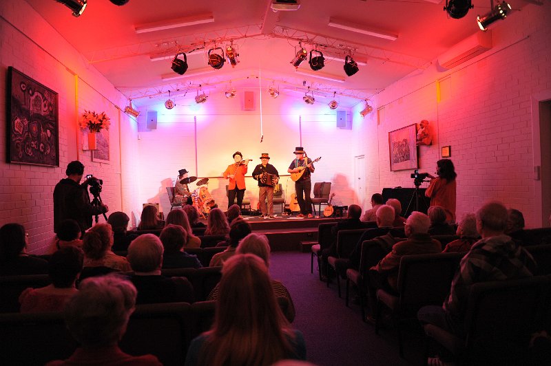 Wheeze_and_Suck_Band_Humph_Hall_13.jpg
