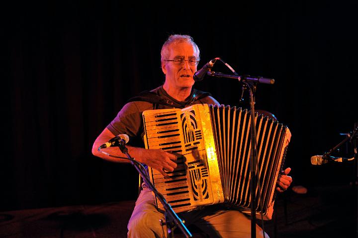 Dave_De_Hugard_4.jpg - Australia's Lost Folk songs