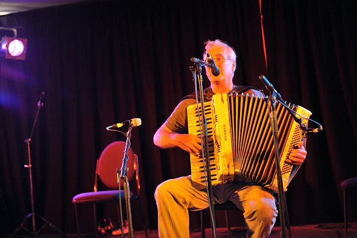 Dave_De_Hugard_7.jpg - Australia's Lost Folk songs