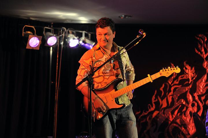 Damian_Howard_&_The_Ploughboys_4.jpg - Damian Howard & The Ploughboys